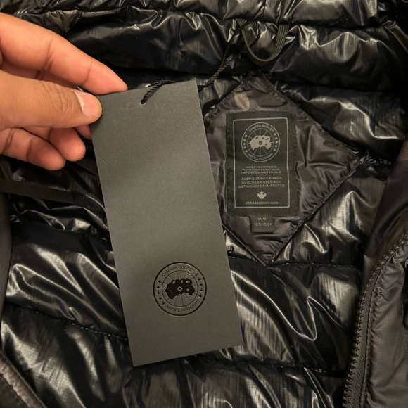 Men’s Canada Goose Lodge Camo Puffer Hooded Jacket - Picture 8 of 8